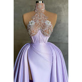 Robe de soirée longue et élégante à décolleté illusion et perles