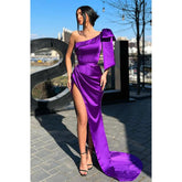 Robe de bal violette unique à une épaule avec fente