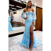 Encantador vestido de fiesta largo de encaje azul claro brillante con escote corazón de sirena y mangas