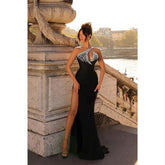 Elegante vestido de fiesta largo de satén con cuentas y un solo hombro con abertura.