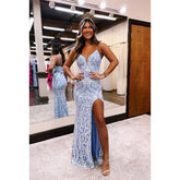 Robe de bal chic et élégante à bretelles spaghetti, col en V, fente fourreau