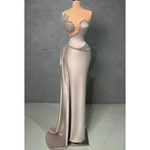 Vestido de fiesta formal con escote en V, sin mangas y alta costura adornada