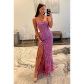 Vestido de fiesta de alta costura con tirantes finos, escote redondo, abertura y cuentas brillantes