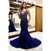 Vestido de fiesta de sirena brillante con escote en V, tirantes con cuentas y cola