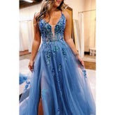 Robe de soirée trapèze en tulle à bretelles spaghetti et fente latérale