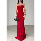 Robe de soirée ajustée à bretelles spaghetti et lacets