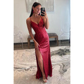 Vestido de noche sexy y atractivo con lentejuelas rojas, tirantes finos, escote en V, corte tubo, espalda descubierta y abertura para fiesta de graduación.