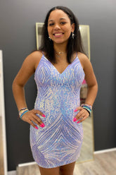 Vestido corto azul de tirantes finos estilo tubo con apliques para baile de bienvenida