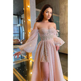 Robe de bal trapèze à manches longues et épaules dénudées avec fente