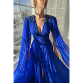 Elegante y lujoso vestido formal de fiesta con escote en V, corte A, fruncido, abertura lateral y bordado