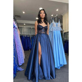 Vestido de fiesta largo de satén con cuentas, lentejuelas y escote en V, corte A y abertura