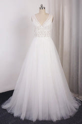 Long A-line V-neck Appliques Lace Tulle Wedding Dress