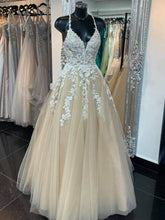 Long A-line V-neck Backless Tulle Prom Dress Champagne Lace Formal Evening Gowns