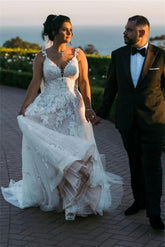 Vestidos de novia modernos sin mangas con escote en V y corte en A con encaje