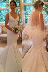 Newest Pretty Mermaid V-neck Sleeveless Simple Backless Elegant Wedding Dresses
