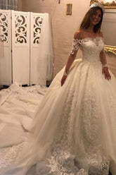 Vestido de novia de gala con hombros descubiertos, mangas largas y apliques WD163