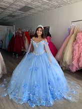 Vestido de quinceañera azul claro con flores, corte princesa, hombros descubiertos, apliques de encaje, flores 3D, cuentas de cristal, mangas largas, estilo dulce 16, modelo Y759