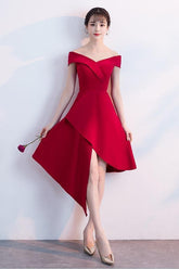 Robe de soirée rouge satinée à épaules dénudées, modèle PD090