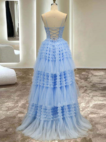 Robe de bal longue en tulle à fines bretelles et coupe trapèze
