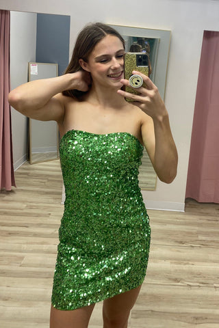 Vestido ajustado de lentejuelas brillantes sin tirantes para baile de bienvenida