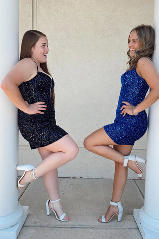 Vestido corto de fiesta ajustado con tirantes finos, lentejuelas y corsé, estilo real brillante.