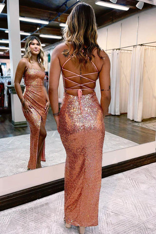 Robe de bal longue fourreau à fines bretelles et sequins bleus, fendue sur le devant