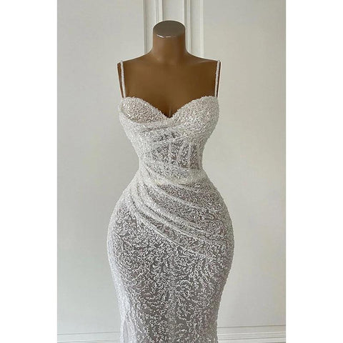 Vestido formal de sirena con escote halter, glamuroso y dramático, con tirantes finos