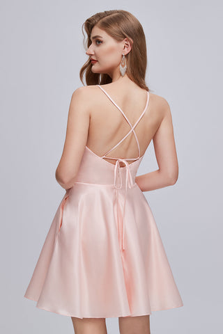 Vestidos cortos de fiesta rosas con escote en V, tirantes finos, corte en A y cordones.