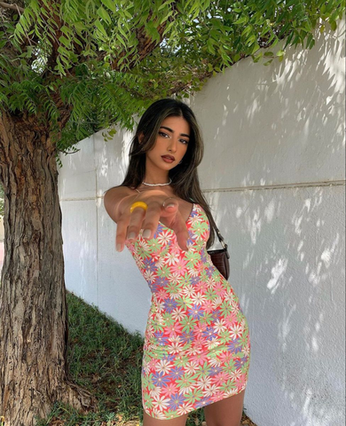 Vestido corto de tirantes finos con estampado floral para fiesta de bienvenida Y2688