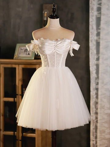Lindo vestido blanco de tul con escote corazón y cuentas para la fiesta de bienvenida. Vestidos cortos blancos de graduación Y1966