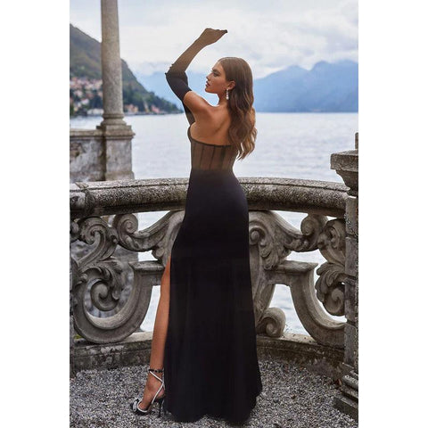 Vestido largo de fiesta formal de satén transparente sin tirantes y escote corazón