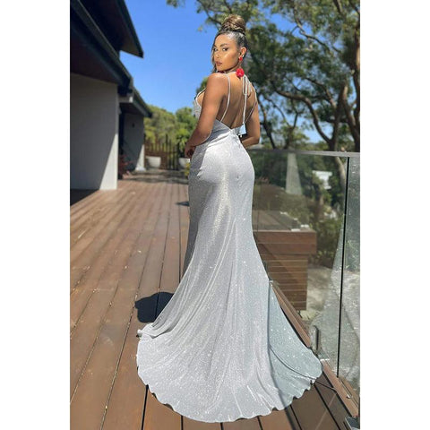 Robe de bal longue à bretelles spaghetti et col en V, froncée et scintillante