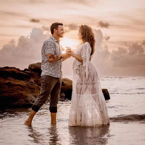 White lace short-sleeved maternity dress maternity v-neck maternity evening dress