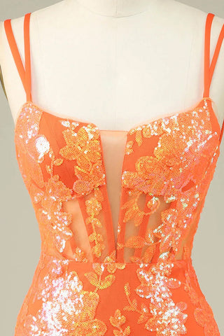 Vestido corto de fiesta ajustado con corsé de lentejuelas, tirantes finos y color fucsia brillante