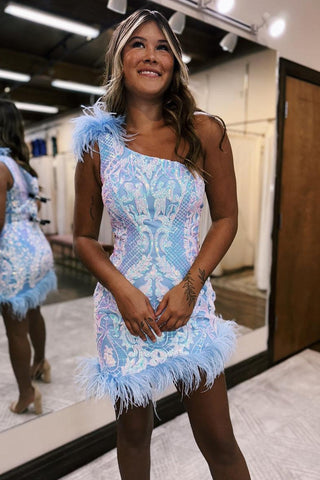 Vestido ajustado de fiesta rosa chicle brillante con un solo hombro y plumas