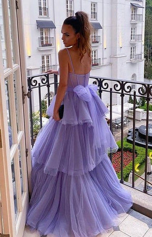 Vestido largo de fiesta de tul con volantes escalonados y corte en A