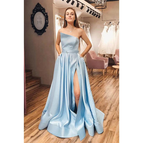 Vestido de fiesta largo de satén azul cielo sin tirantes, corte A, con abertura y bolsillos 