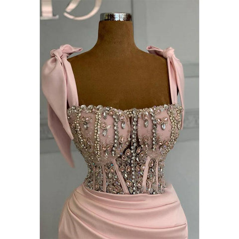 Vestido formal de fiesta largo de sirena rosa con tirantes dobles y cuentas y abertura