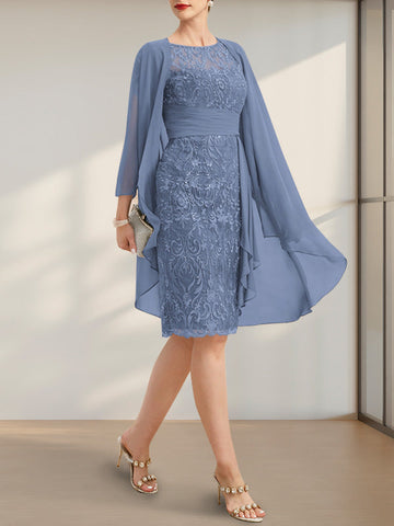 Vestido de novia de corte recto/columna, largo hasta la rodilla, de encaje y gasa, con escote ilusión, volantes en cascada y lentejuelas.