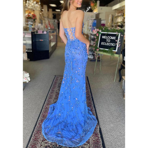 Robe de soirée bustier en dentelle avec traîne fendue sur le côté et illusion 