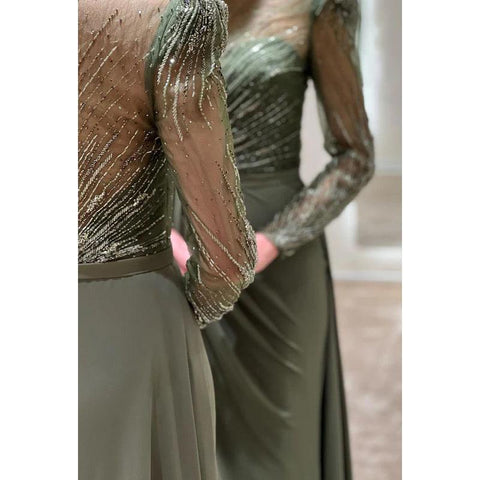 Robe de soirée longue trapèze à col rond et manches longues ornée de perles