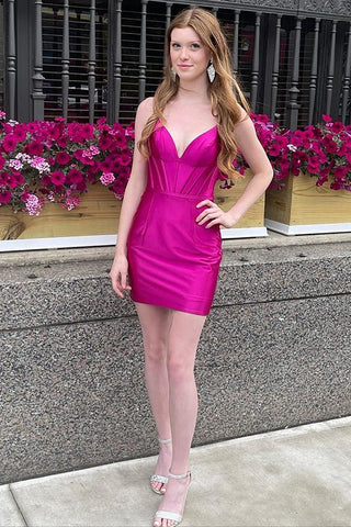 Vestido ajustado de tirantes finos fucsia con corsé para baile de bienvenida