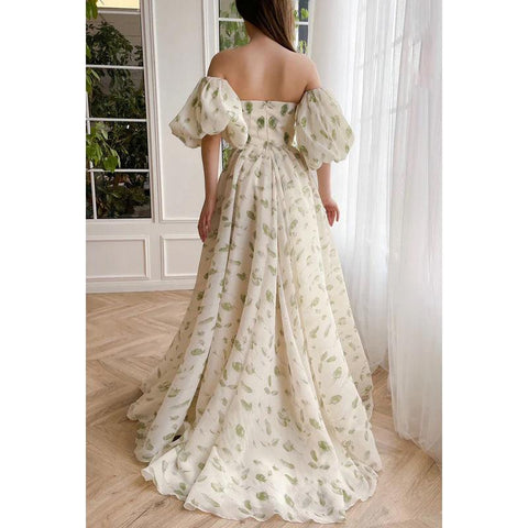 Vestido de noche largo de fiesta de tul fruncido sin tirantes y escote en forma de A