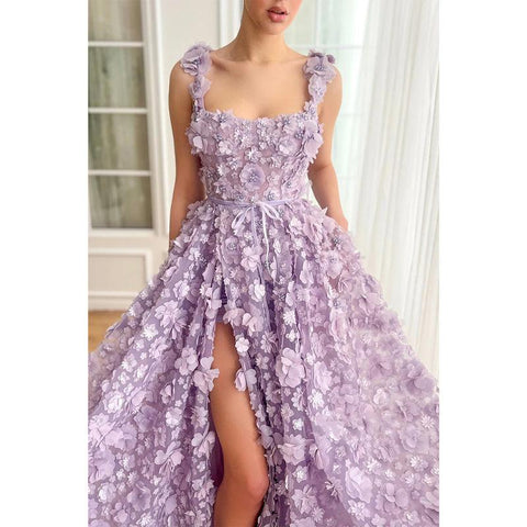 Robe de soirée trapèze en tulle à fleurs appliquées et fente latérale 