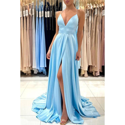 Vestido de fiesta de satén con escote en V, corte tubo/columna, pliegues, abertura y tirantes cruzados