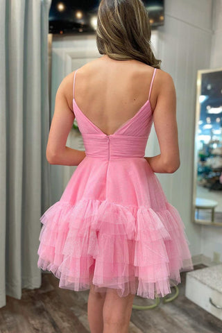 Lindo vestido corto rosa de tirantes finos con volantes y corte en A para baile de bienvenida
