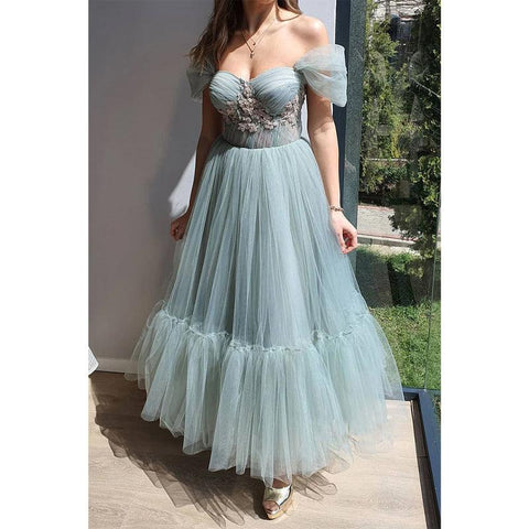 Robe de bal vintage unique à épaules dénudées et appliques 