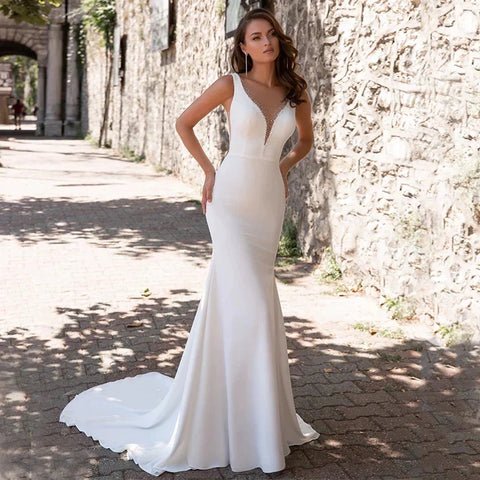 Simple And Elegant Mermaid Wedding Gauze V-Neck Sleeveless White Sweeping Train Satin Bride Gowns With Buttons Vestido De