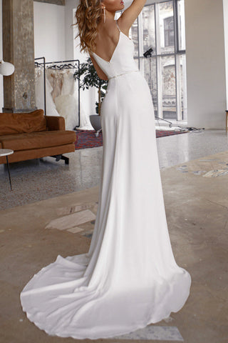 Vestidos de noche elegantes y sexys con escote en V y abertura. 