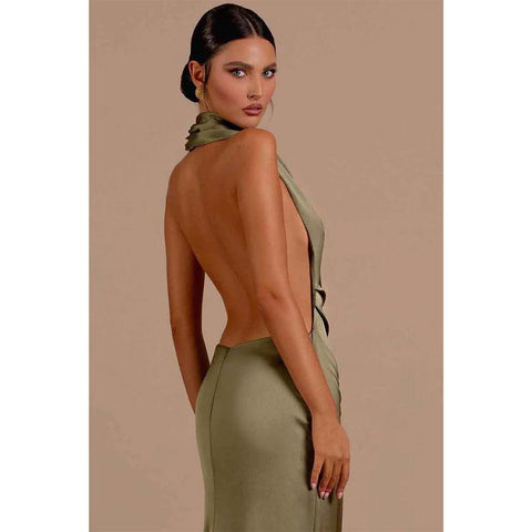 Vestido de fiesta formal largo sin espalda con pliegues y cuello halter único 